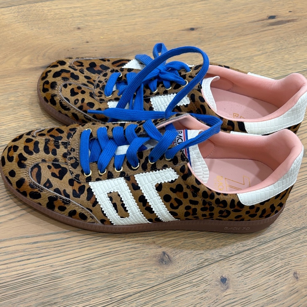 Worn once excellent condition womens back 70 size 40